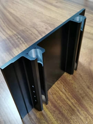 Các bộ phận gia công CNC chính xác Anodizing màu đen Được chứng nhận ISO